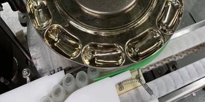 electrostatic removal in powder medicine canned