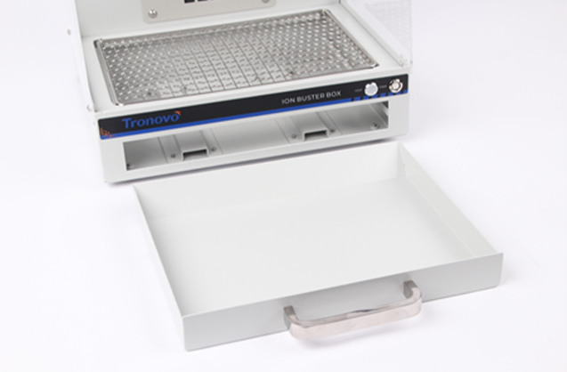 Pull-out dust collection box